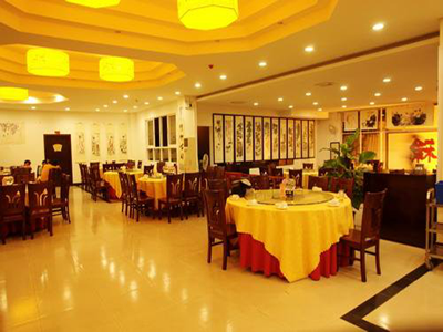 如何计算会议活动所需的餐饮费用？会议公司